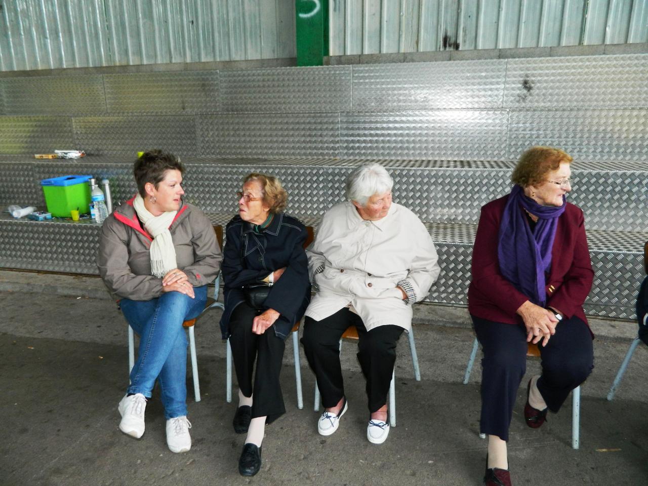 CAROLE AVEC LES RÉSIDENTS DE L'EHPAD DE CHANTRAINE