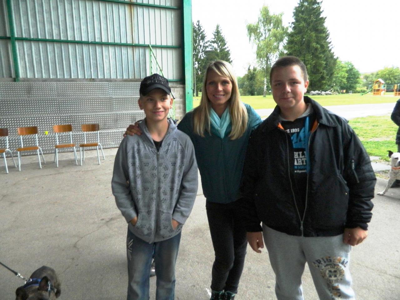 ELODIE AVEC THOMMY ET YOANN